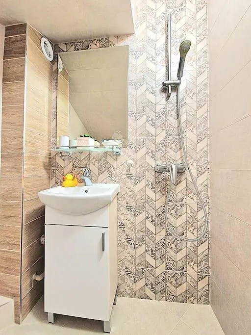 Art Apartment + 2Bd Parking Space Varna 0*,
