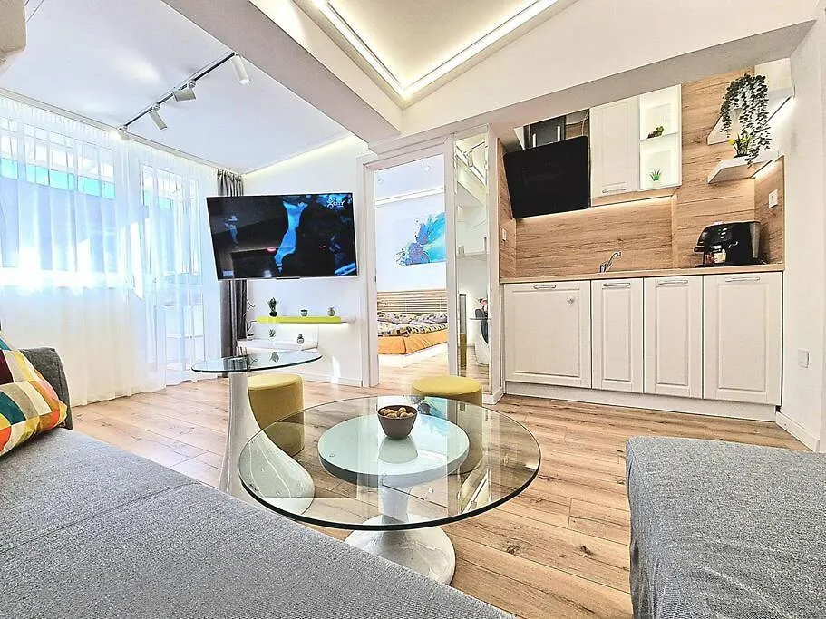 Art Apartment + 2Bd Parking Space Varna