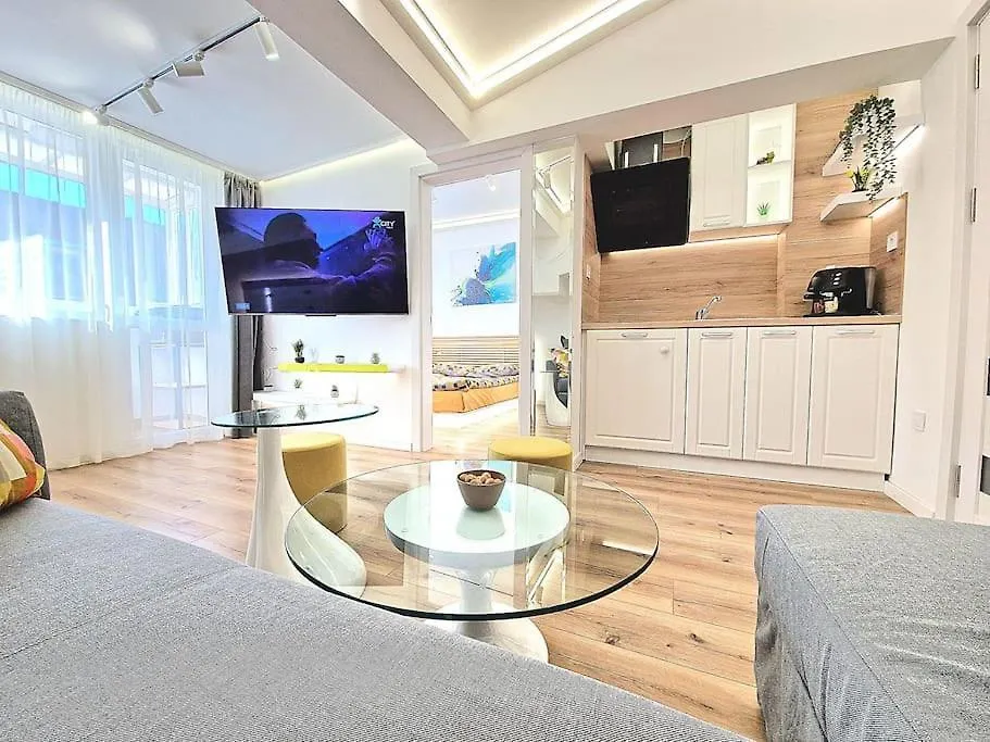 Art Apartment + 2Bd Parking Space Varna